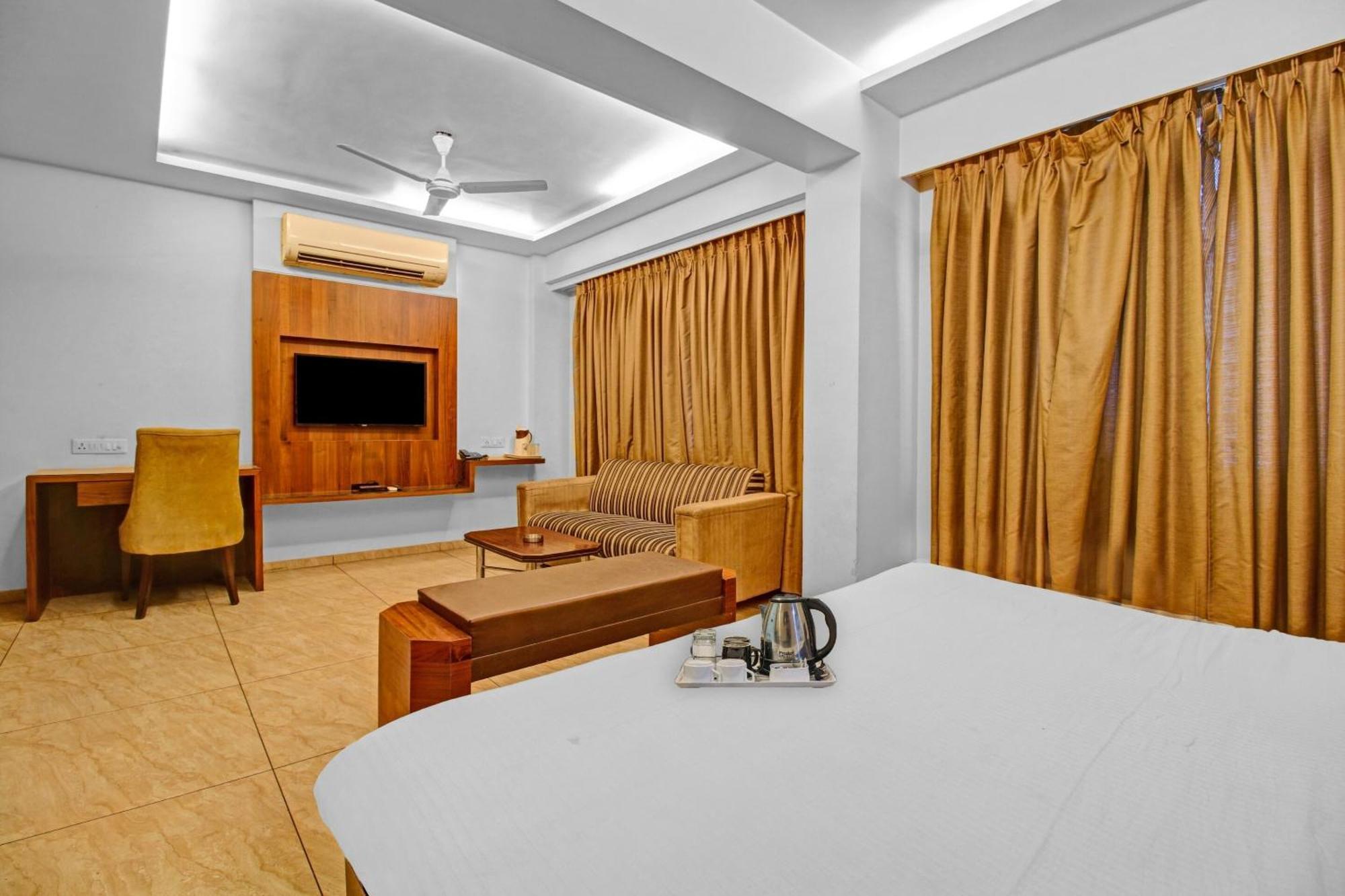 Hotel Collection O Surya Bhopal Exterior foto