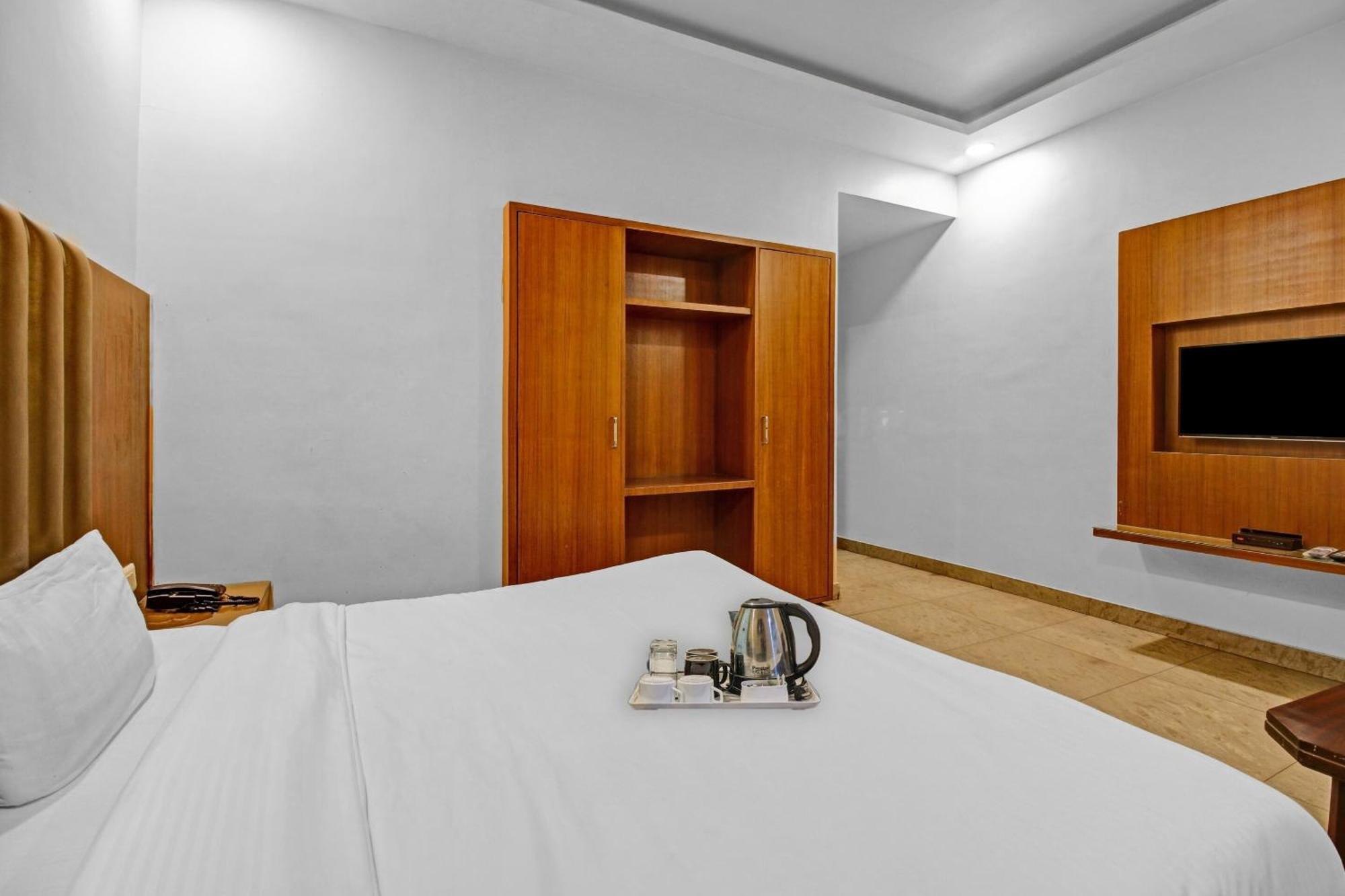 Hotel Collection O Surya Bhopal Exterior foto