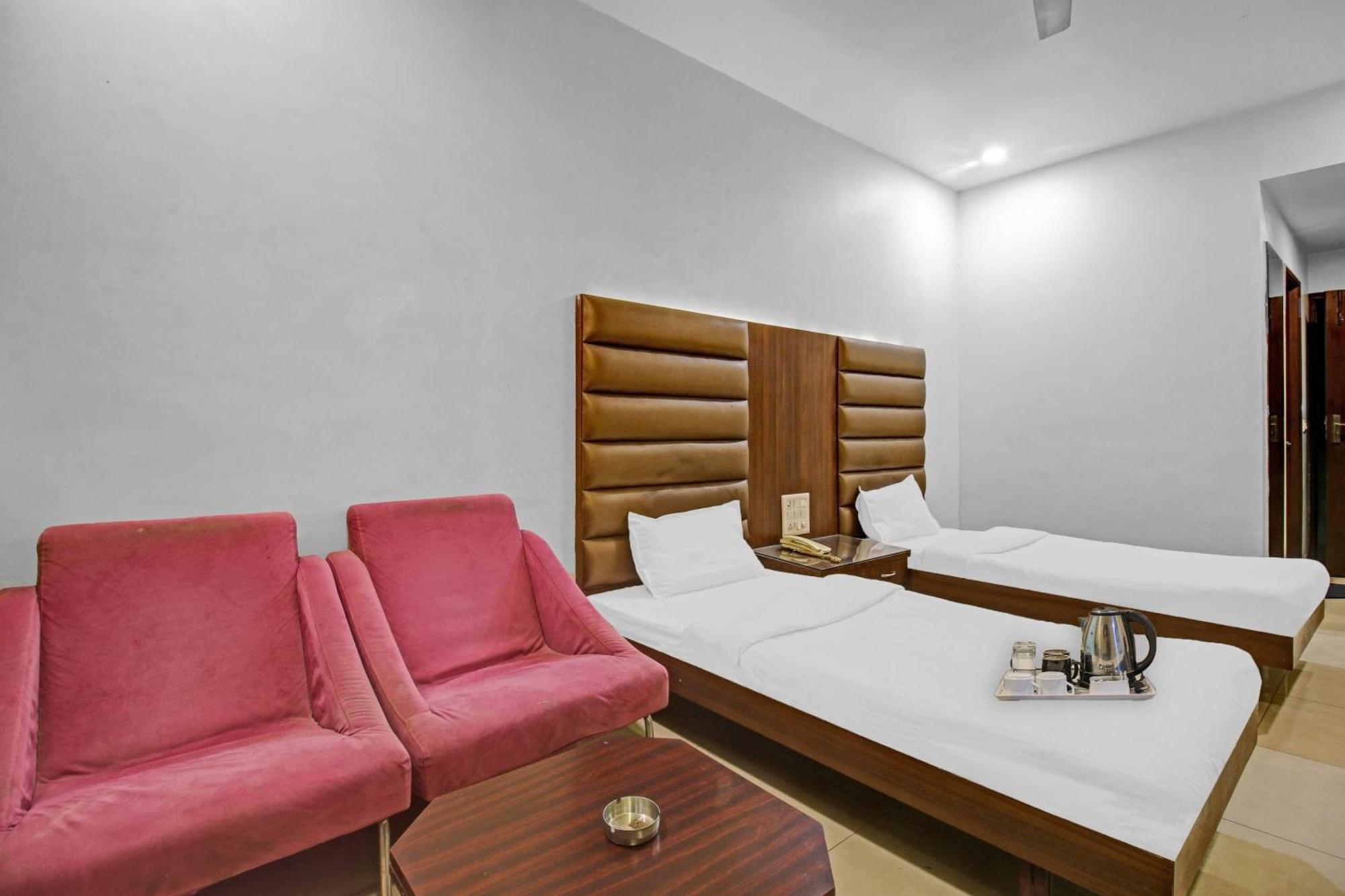 Hotel Collection O Surya Bhopal Exterior foto